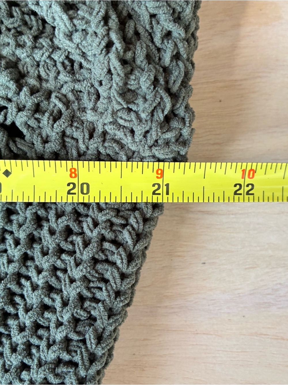 Olive Green Chunky Cable Knit
Ribbed Sweater Size Medium 90s
Preppy Academia - Picture 6 of 6